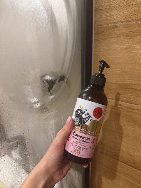 YOPE Żel pod prysznic, Czereśnia i mleczko migdałowe 