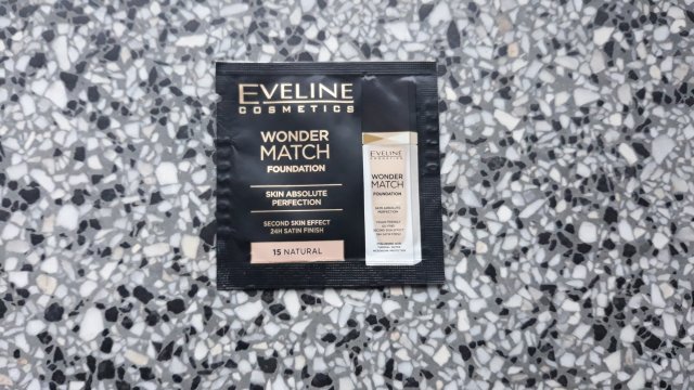 Eveline Wonder Match, Skin Absolute Perfection Foundation, Podkład do twarzy, Dopasowujący się, nr 015 Natural