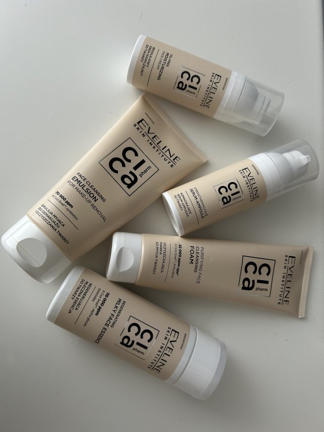 Eveline CICAskin, Pianka do mycia twarzy, Nawilżająca