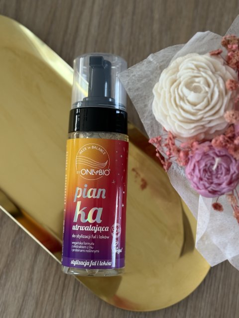 OnlyBio Hair in Balance, Pianka utrwalająca do stylizacji fal i loków 