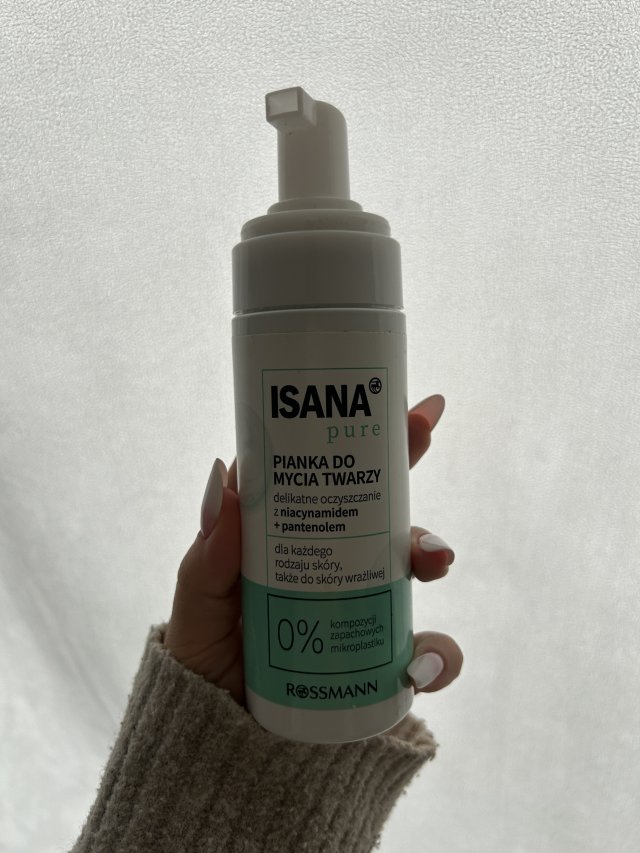 Isana Pianka do mycia twarzy, Łagodna, Z aloesem oraz z ekstraktem z ogórka 