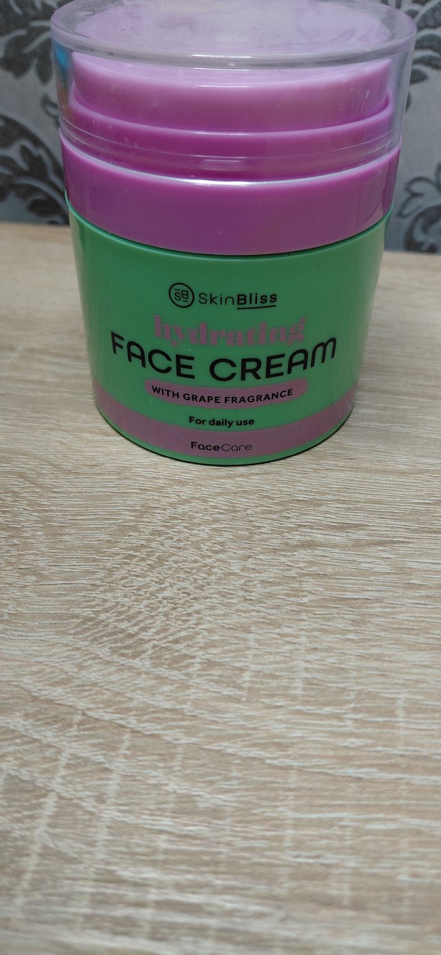 SkinBliss Hydrating face cream 