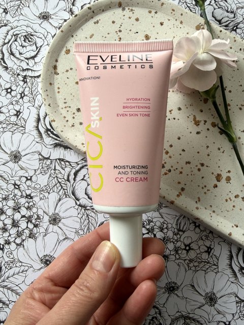 Eveline Cosmetics Cica Skin, krem CC nawilżająco-tonujący 