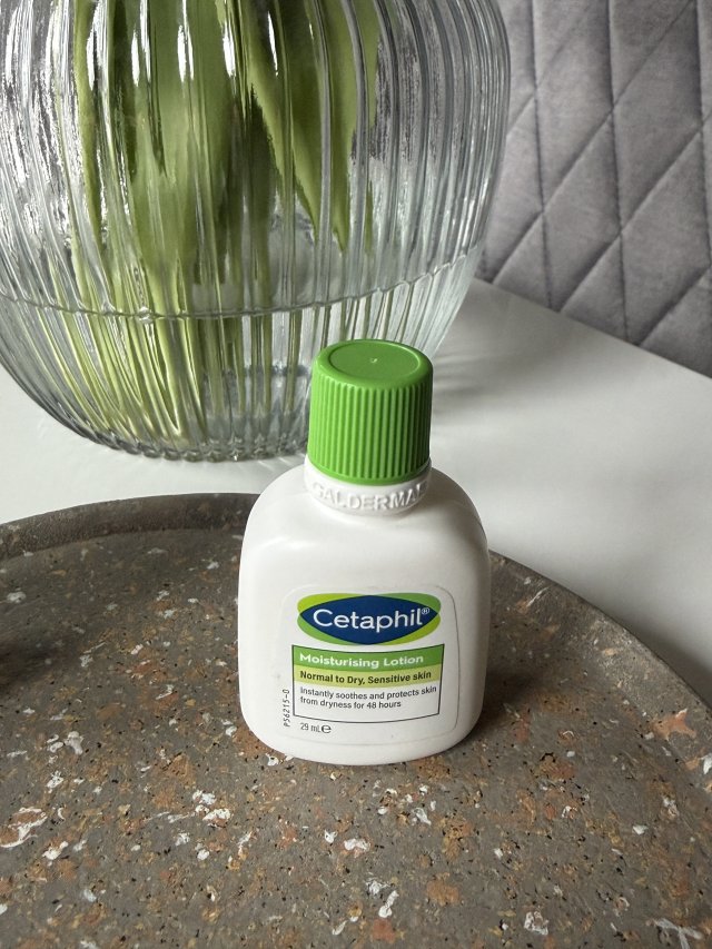 Cetaphil Balsam do twarzy i ciała, Nawilżający, Do skóry wrażliwej lub suchej, Moisturizing Lotion