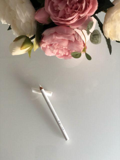 Essence Kajal Pencil, Kredka do oczu, nr 04 White