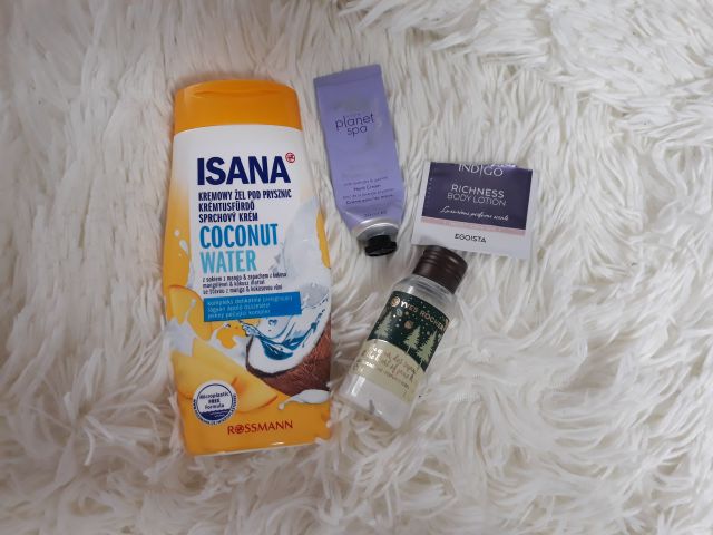 akcja denkowanie! grudzień - kosmetyki w świątecznych opakowaniach i świątecznych kolorach 🎄❄️⛄🎀🎁🎅