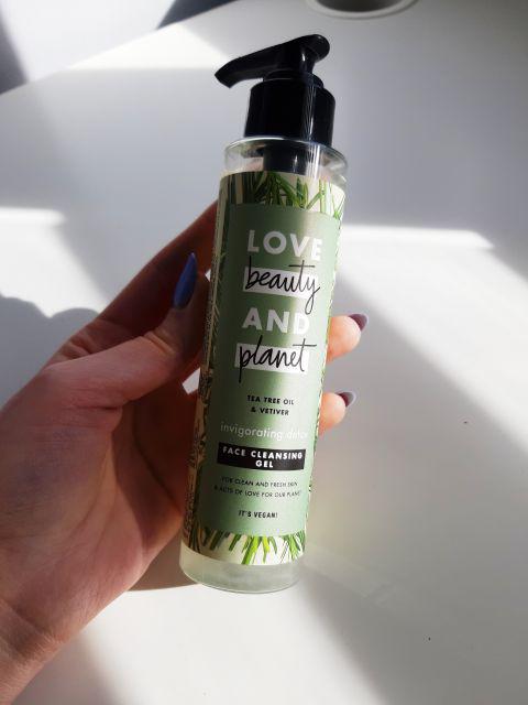 Love Beauty and Planet It's Vegan!, Żel do mycia twarzy, Tea Tree Oil & Vetiver, Invigorating Detox