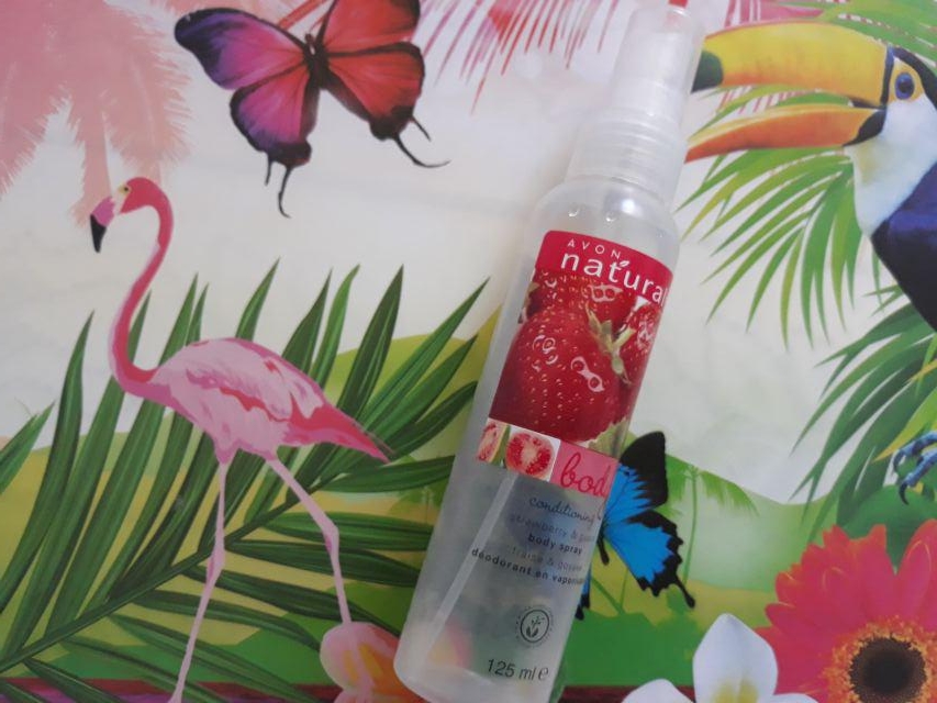 Avon Naturals, Mgiełka do ciała, Truskawka i guawa