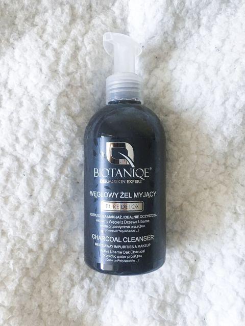 Biotaniqe Pure Detox, Węglowy żel myjący 