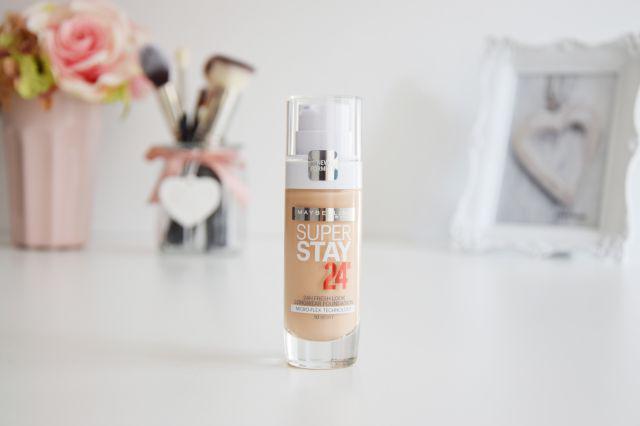 Maybelline Super Stay, Puder do twarzy, 24, nr 10 Ivory 