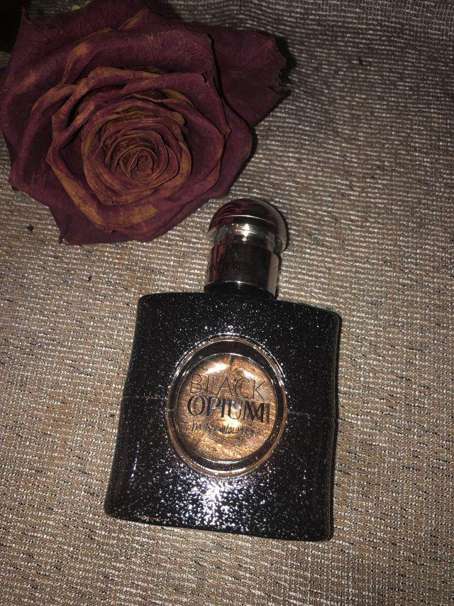 Yves Saint Laurent Woda perfumowana, Black Opium 