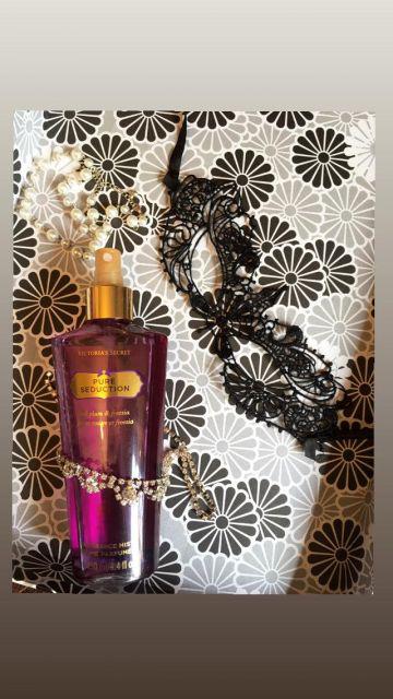 Victoria's Secret Pure Seduction Red Plum & Fresia