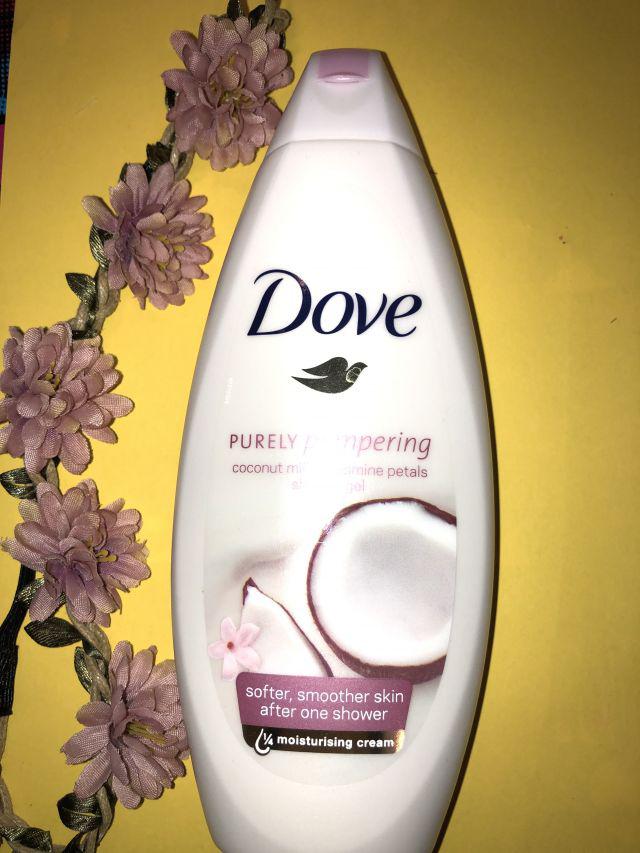 Dove Purely Pampering, Żel pod prysznic, Mleczko kokosowe i płatki jaśminu