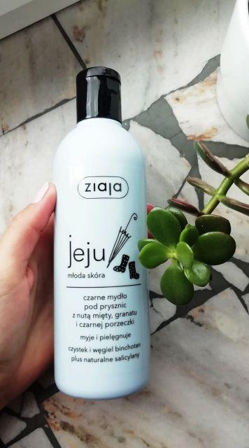Ziaja Jeju, Młoda skóra, Czarne mydło pod prysznic, Z nutą mięty, granatu i czarnej porzeczki