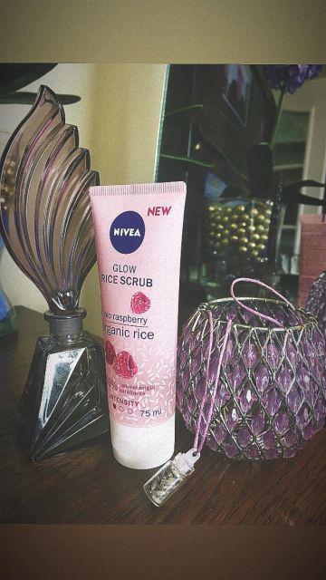 Nivea Glow Rice Scrub, Peeling do twarzy, Bio malina i ryż organiczny