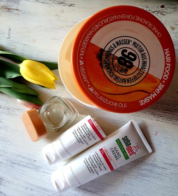 akcja denkowanie! grudzień - kosmetyki w świątecznych opakowaniach i świątecznych kolorach 🎄❄️⛄🎀🎁🎅