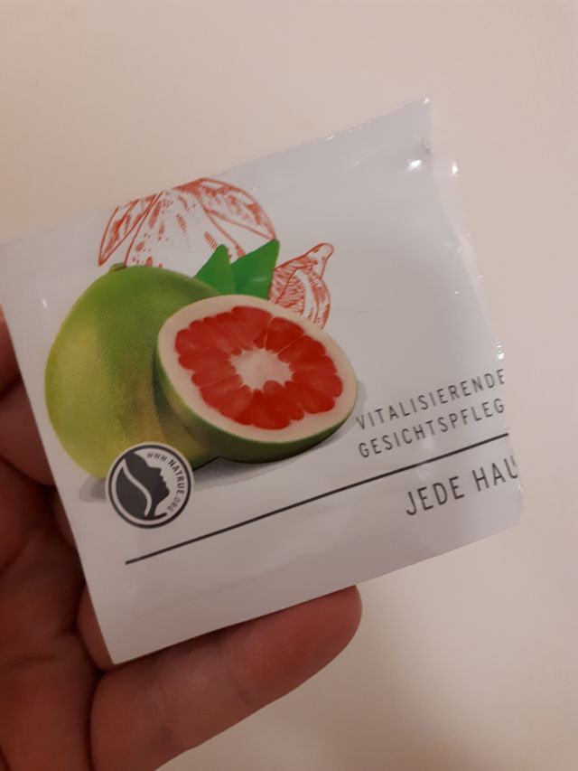 akcja denkowanie! grudzień - kosmetyki w świątecznych opakowaniach i świątecznych kolorach 🎄❄️⛄🎀🎁🎅