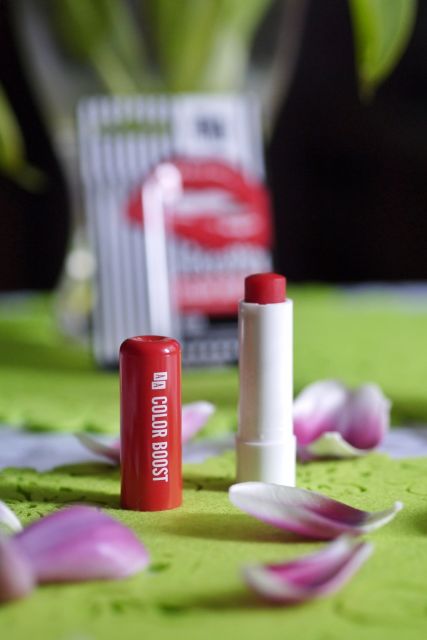 AA #KissMe, Pomadka do ust, Ochronna, Color Boost