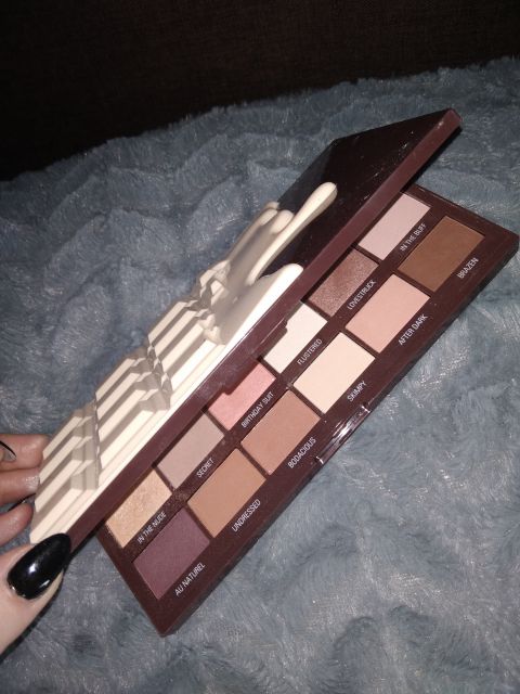 Makeup Revolution Paleta cieni, Chocolate Nudes