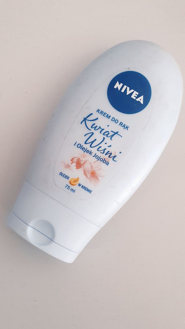Nivea Kwiat Wiśni i Olejek Jojoba, Olejek w kremie do rąk