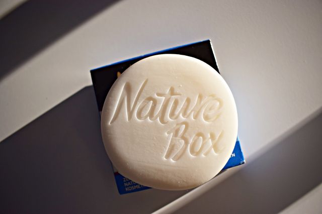 Nature Box szampon do włosów w kostce, Kokos