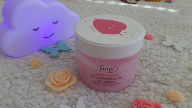Ziaja Pielęgnacyjny Przysmak, Marshmallow, Galaretka myjąca do kąpieli, Truskawkowy puch
