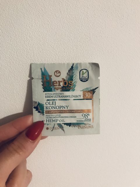 akcja denkowanie! grudzień - kosmetyki w świątecznych opakowaniach i świątecznych kolorach 🎄❄️⛄🎀🎁🎅