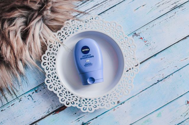Nivea Nivea Wygładzająco- odżywczy krem do rąk, Smooth Care sampel