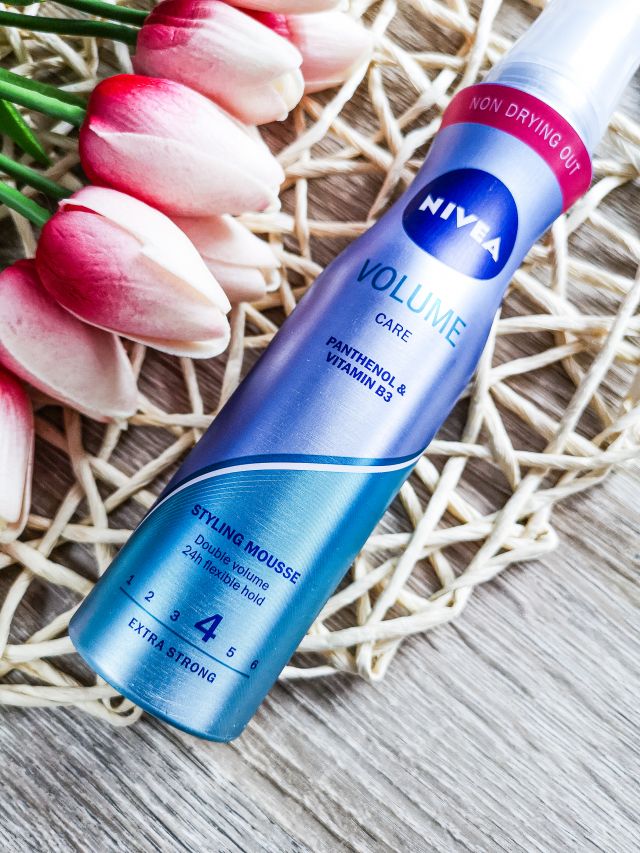 Pianka do włosów Nivea Volume Care, nr 4 Extra Strong