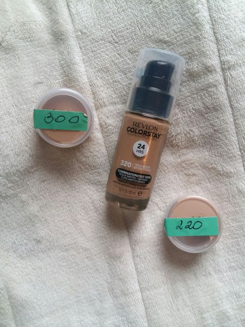 Revlon Colorstay, Podkład do cery mieszanej/tłustej, 220 Natural Beige