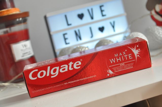 Colgate Pasta do zębów, Max White, One