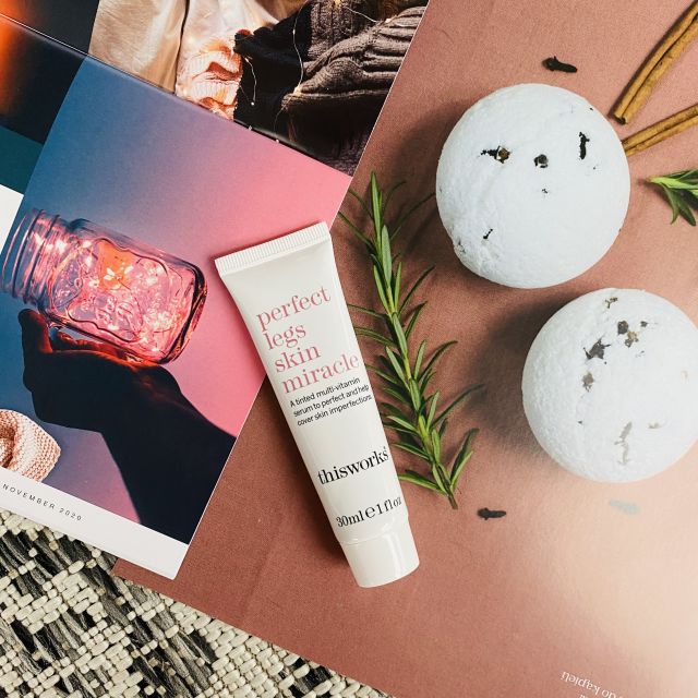 This Works Serum do nóg, Perfect Legs Skin Miracle, Koloryzujące, Z witaminami