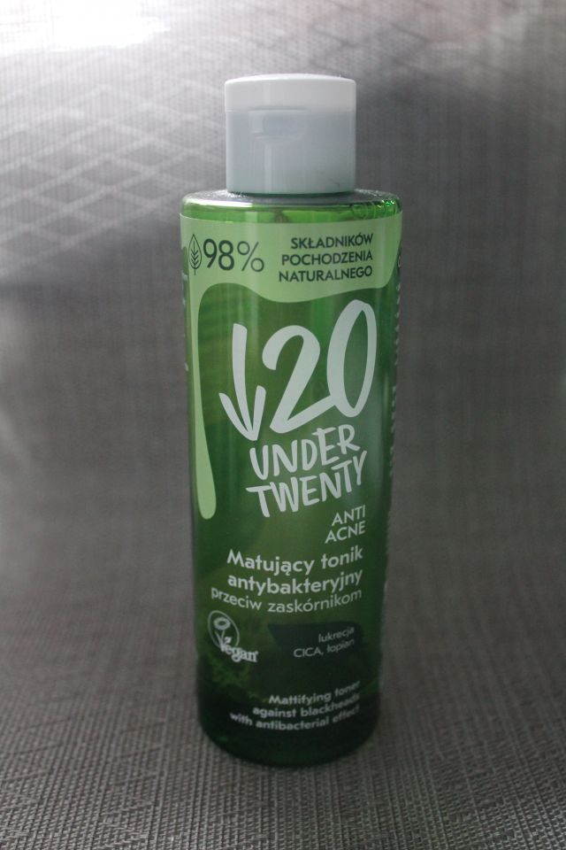 Under Twenty Oczyszczający tonik antybakteryjny 200 ml