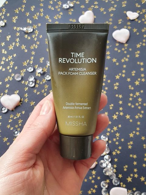 MISSHA Time Revolution, Artemisia Pack Foam Cleanser, Pianka nawilżająco-oczyszczająca 