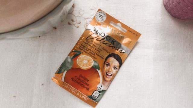 Eveline Look Delicious,  Energetyzująca maseczka do twarzy z naturalnym peelingiem pomarańcza i limonka