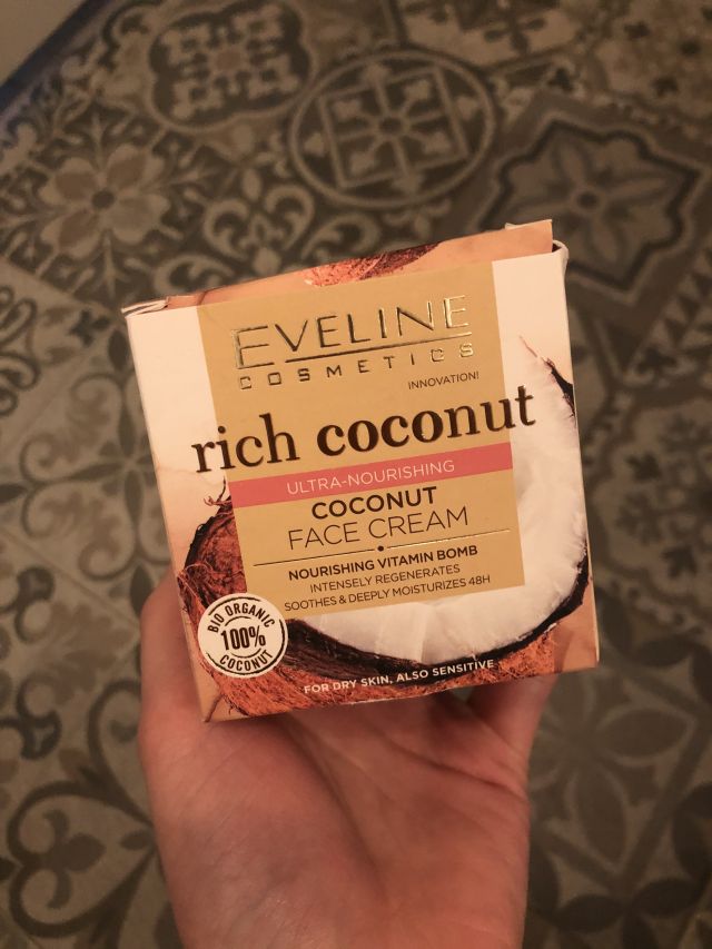 Eveline Rich coconut, coconut Cream face 