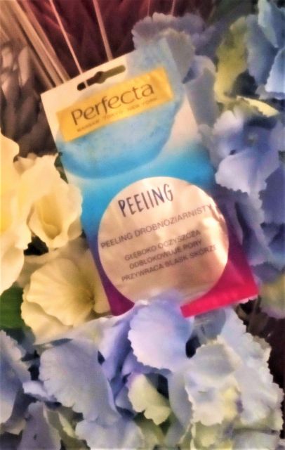 Perfecta Peeling do twarzy, Drobnoziarnisty, Głęboko oczyszcza, Odblokowuje pory, Przywraca blask skórze