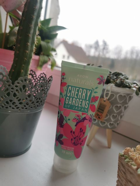 Avon Naturals, Krem do rąk, Cherry Gardens of Japan, Wiśniowe ogrody Japonii