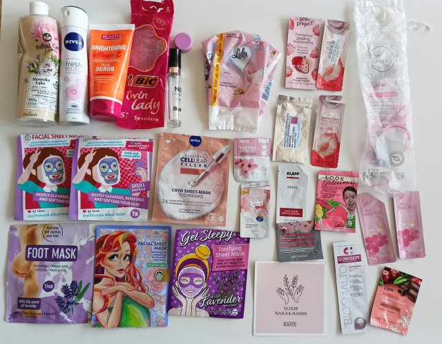 akcja denkowanie! grudzień - kosmetyki w świątecznych opakowaniach i świątecznych kolorach 🎄❄️⛄🎀🎁🎅