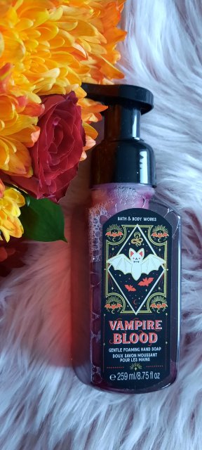 Bath & Body Works Mydło do rąk w piance, Vampire Blood