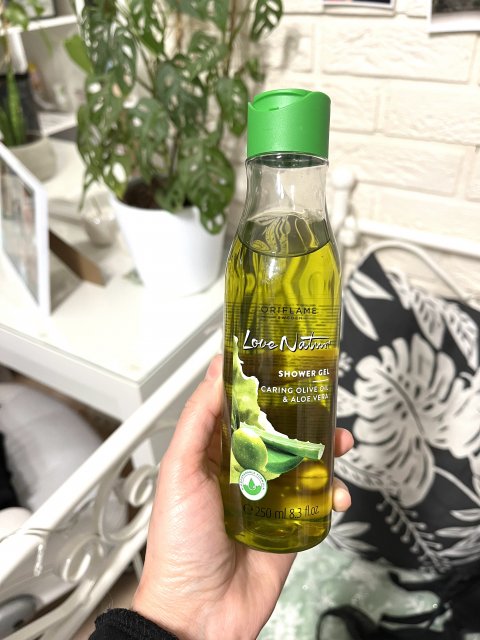 Oriflame Love Nature, Żel pod prysznic, Oliwa z oliwek i aloes