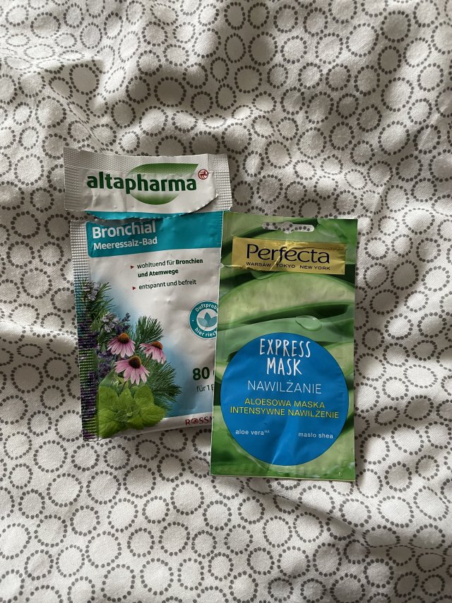 akcja denkowanie! grudzień - kosmetyki w świątecznych opakowaniach i świątecznych kolorach 🎄❄️⛄🎀🎁🎅