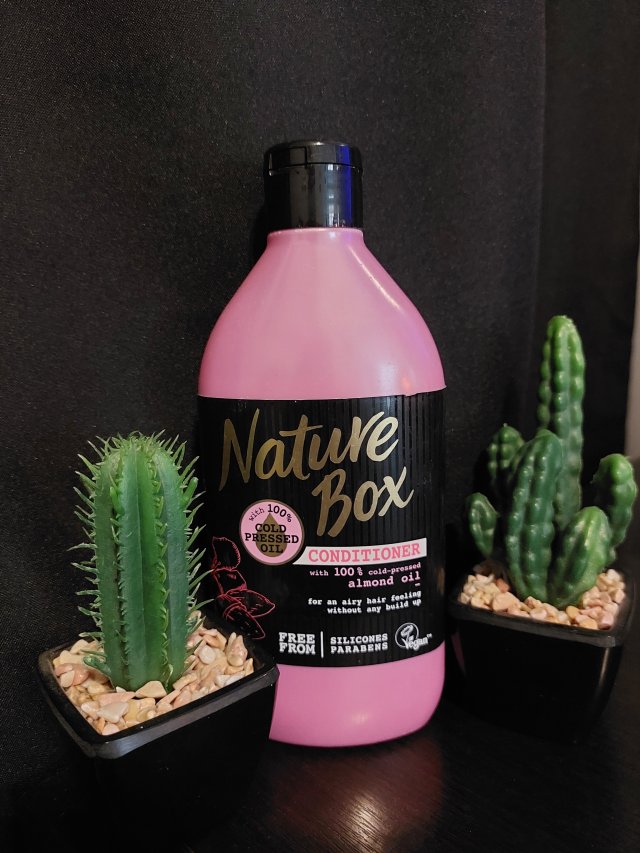 Nature Box Odżywka do włosów, Olej migdałowy