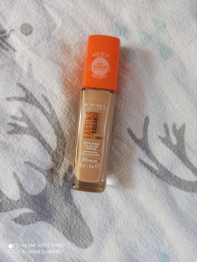 Rimmel Lasting Radiance, Podkład do twarzy, Anti-Pollution Foundation, Rozświetlający, nr 070 Porcelain