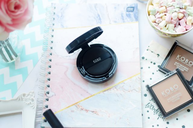 Kobo Profesional, Cushion Foundation, Podkład do twarzy o lekkiej konsystencji, Matujący, nr 1 Porcelain