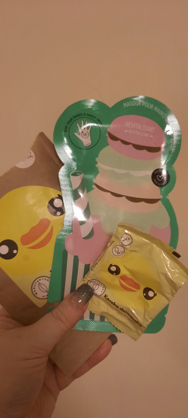 akcja denkowanie! grudzień - kosmetyki w świątecznych opakowaniach i świątecznych kolorach 🎄❄️⛄🎀🎁🎅