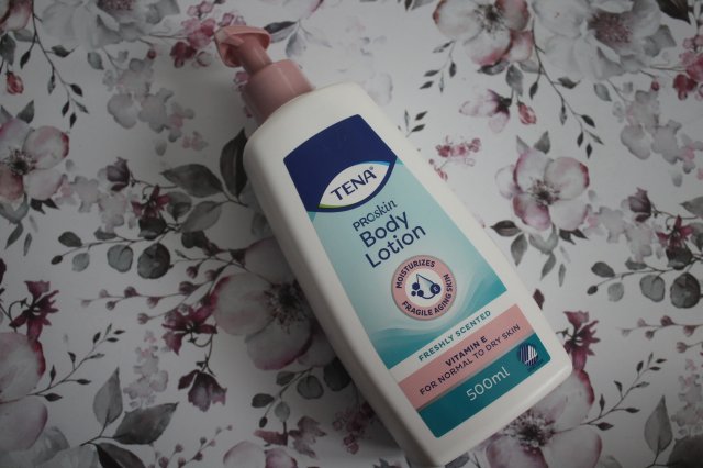 Tena Mleczko do ciała, Skin Lotion, Z witaminą E, Skóra normalna i sucha