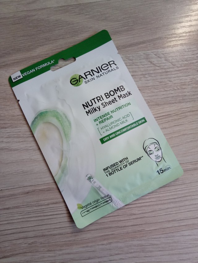 Garnier Skin Active, Nutri Bomb, Maska do twarzy w płacie, Nawilżająca, Z mlekiem migdałowym i kwasem hialuronowym