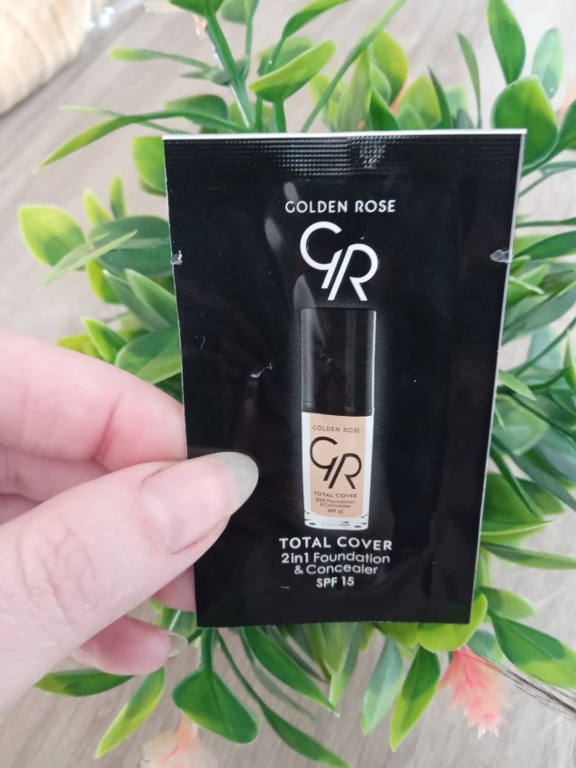 próbka podkładu, Golden Rose, Total Cover 2w1, 01 Porcelain