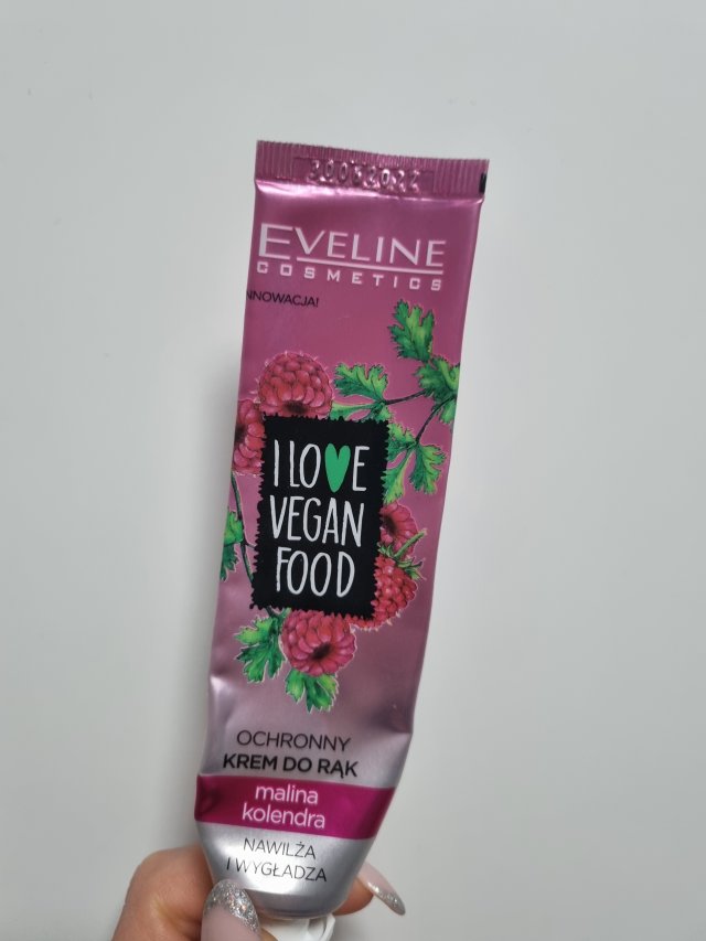 akcja denkowanie! grudzień - kosmetyki w świątecznych opakowaniach i świątecznych kolorach 🎄❄️⛄🎀🎁🎅